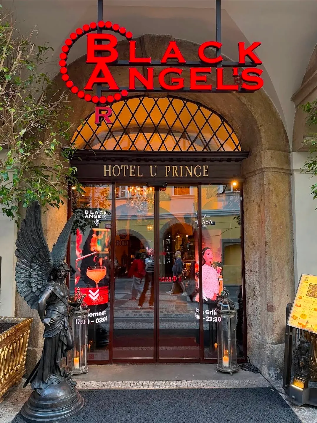 Black Angel's Bar